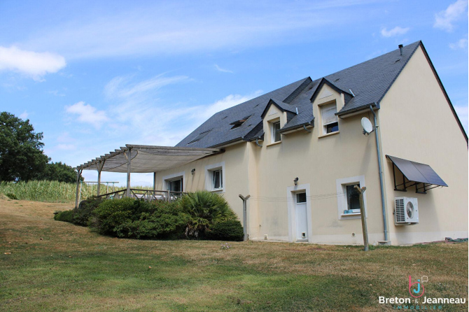 Pavillon en campagne proche d'Andouillé