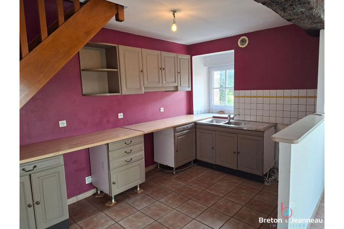 Fermette 127 m² isolée à Juvigné sur 1ha 10