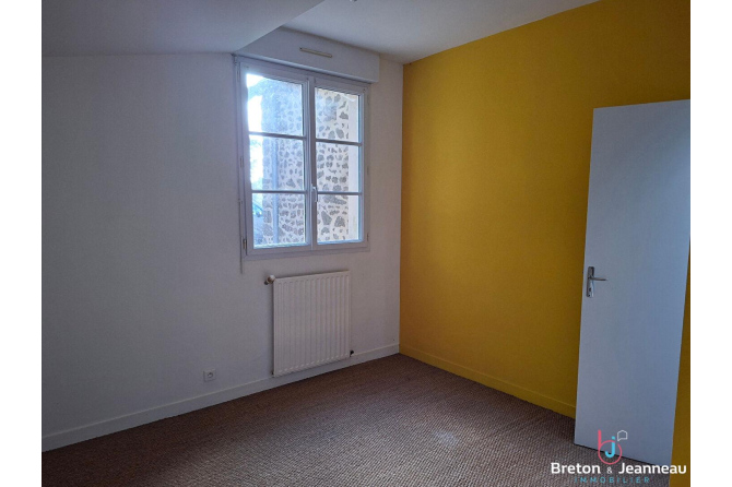 Fermette 127 m² isolée à Juvigné sur 1ha 10