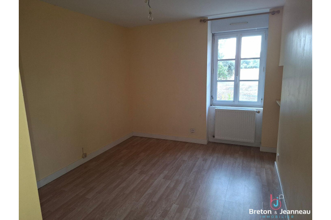 Fermette 127 m² isolée à Juvigné sur 1ha 10