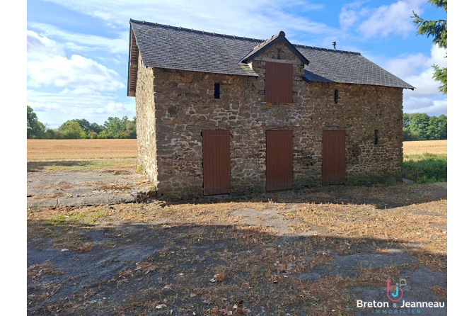 Fermette 127 m² isolée à Juvigné sur 1ha 10