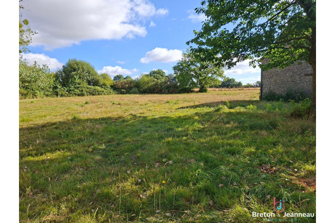 Fermette 127 m² isolée à Juvigné sur 1ha 10
