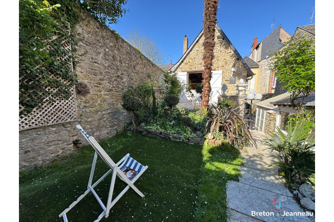 MAISON LAVAL CENTRE-VILLE 170m²