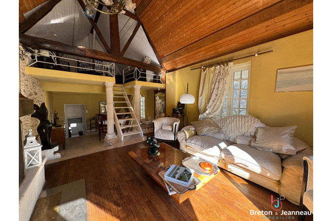 MAISON LAVAL CENTRE-VILLE 170m²