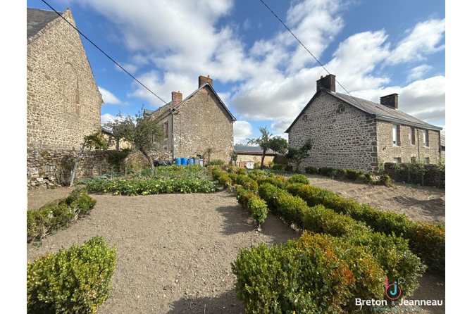 Maison de bourg à proximité de LASSAY-LES-CHÂTEAUX