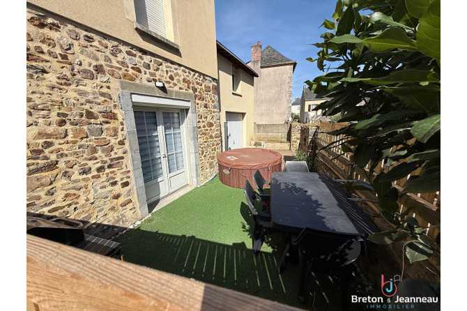 Maison à Blandouet-St Jean