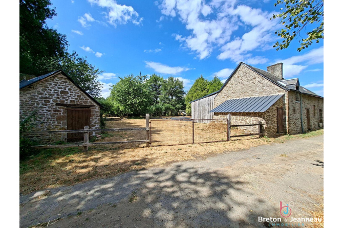 Maison à rénover en campagne à Larchamp
