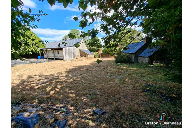 Maison à rénover en campagne à Larchamp