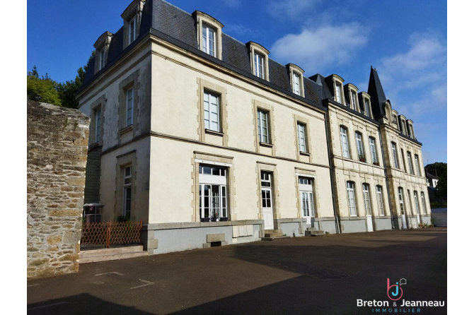 F3 APARTMENT in MAYENNE