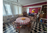 Maison centre de Montsûrs avec studio indépendant!