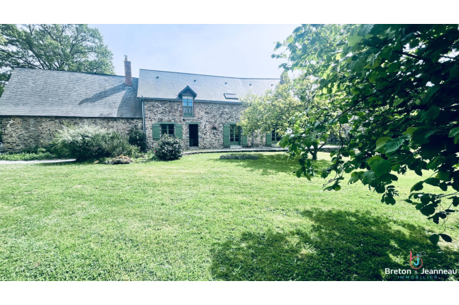 Propriété vue sur la Mayenne à St Jean sur Mayenne