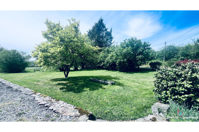 Propriété vue sur la Mayenne à St Jean sur Mayenne