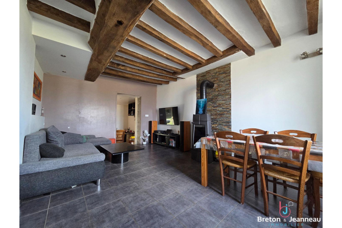 Maison à La Bazouge des Alleux