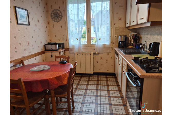 Pavillon sur sous-sol à Mayenne
