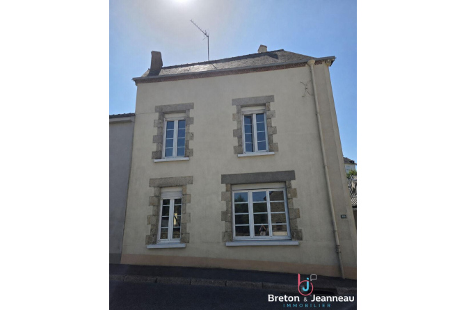 Maison Montsûrs 3 chambres