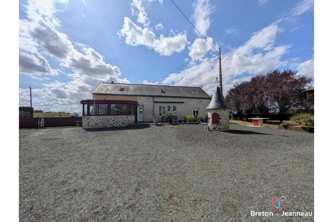 Maison sur 1,45 ha à Vaiges