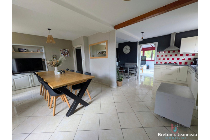 Maison sur 1,45 ha à Vaiges