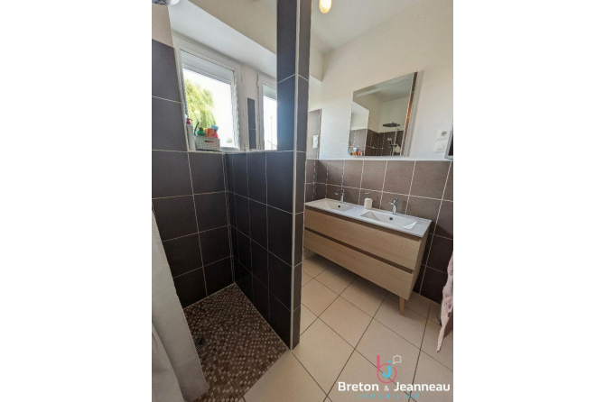 Maison sur 1,45 ha à Vaiges