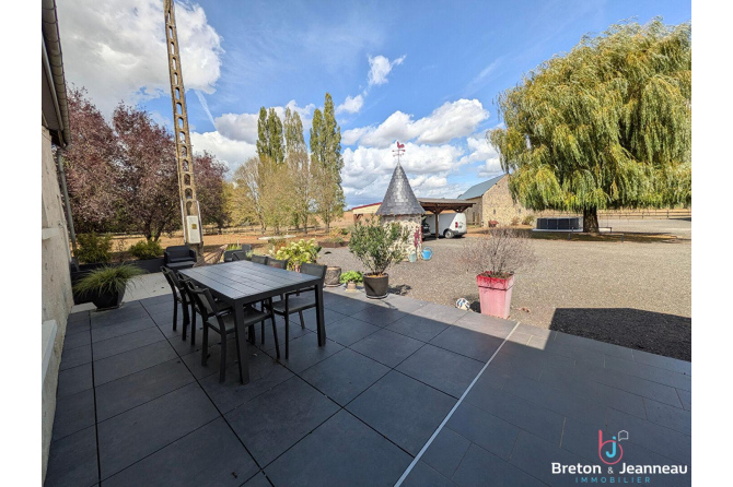 Maison sur 1,45 ha à Vaiges