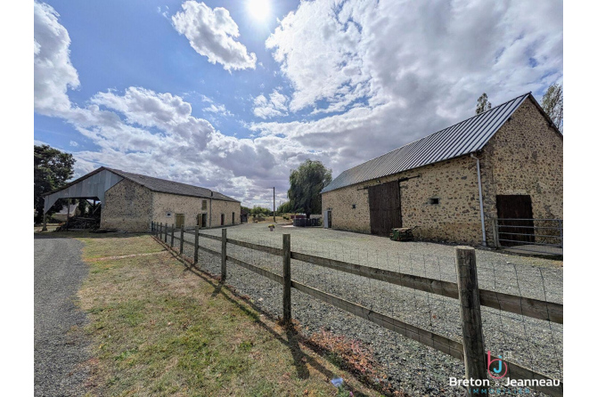 Maison sur 1,45 ha à Vaiges