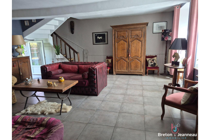 Maison en pierres sur 3 hectares 9 à Thuboeuf
