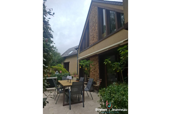 Maison d'architecte axe Mayenne / Laval