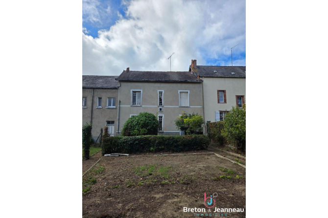 Maison à Montsûrs