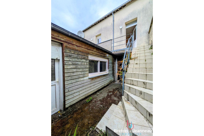 Immeuble à Evron
