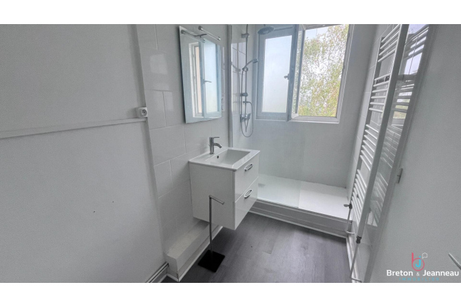 Appartement meublé proche Gare à Laval