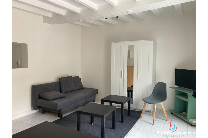 Studio Meublé avec parking - LAVAL Secteur Hilard