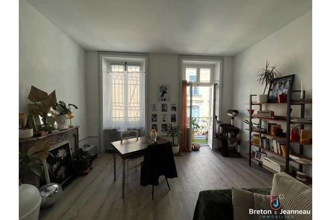 Appartement T2 - Balcon - LAVAL - Hyper Centre