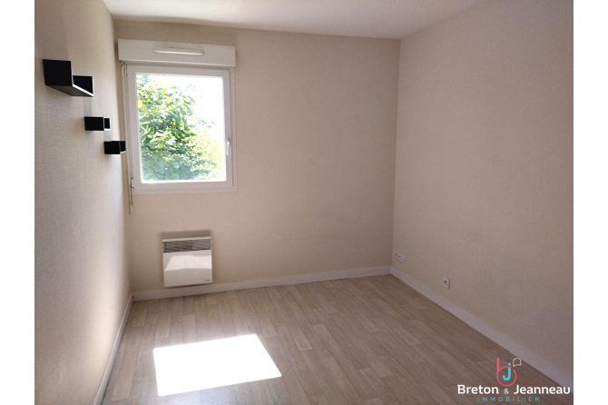 APPARTEMENT F2 à MAYENNE