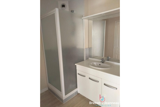APPARTEMENT F2 à MAYENNE
