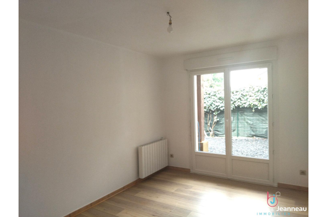 MAISON F2 à CHARCHIGNE