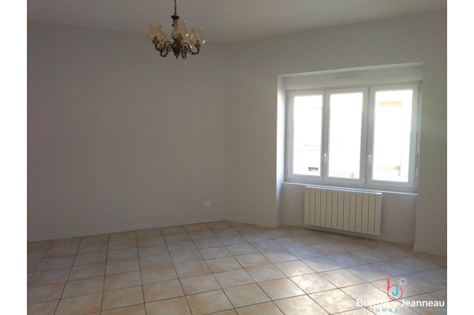 MAISON F6 à ST CHRISTOPHE DU LUAT