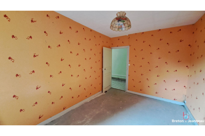 Maison en campagne à proximité de LASSAY-LES-CHÂTEAUX