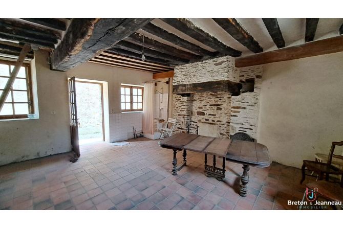 Maison en campagne à proximité de LASSAY-LES-CHÂTEAUX