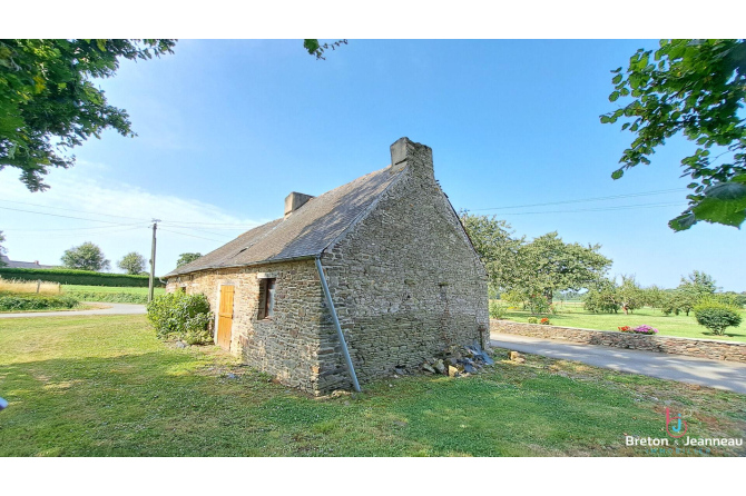 Maison en campagne à proximité de LASSAY-LES-CHÂTEAUX