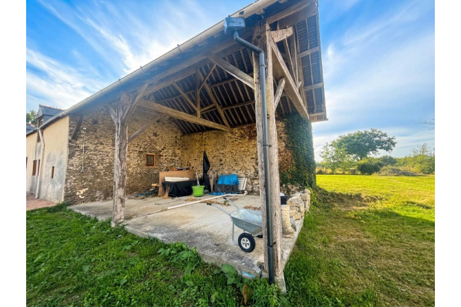 Maison de campagne à Javron-les-Chapelles