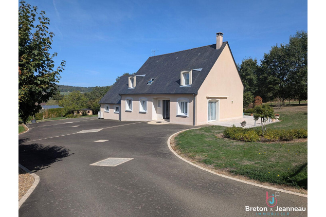 Maison de campagne à 10 minutes d'Evron avec belle vue sur la vallée de l'Erve