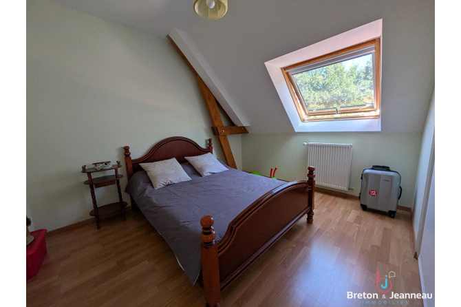 Maison de campagne à 10 minutes d'Evron avec belle vue sur la vallée de l'Erve