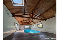 Maison de 376 m² avec piscine en campagne secteur Gorron