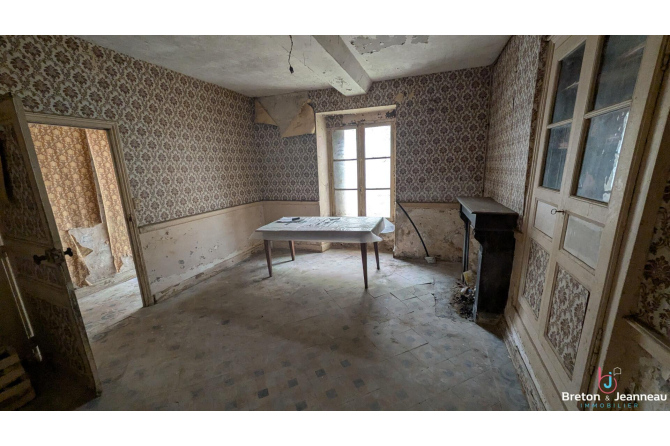 Maison à rénover à Mont Saint Jean