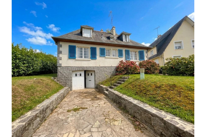 Pavillon sur sous-sol au coeur de Lassay-les-Châteaux