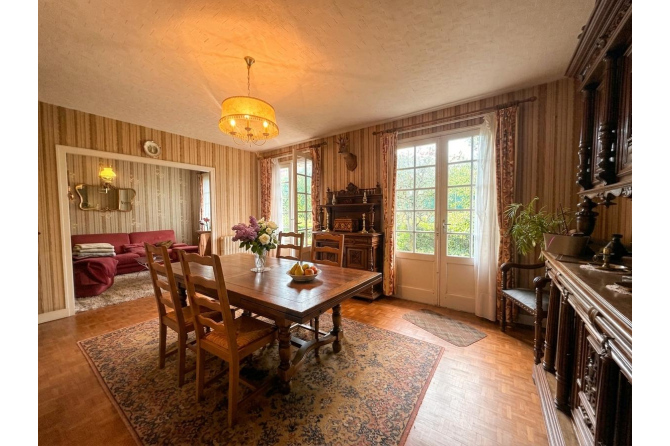 Pavillon sur sous-sol au coeur de Lassay-les-Châteaux