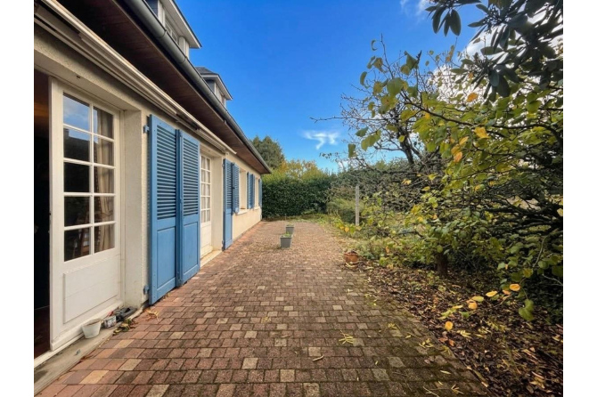 Pavillon sur sous-sol au coeur de Lassay-les-Châteaux