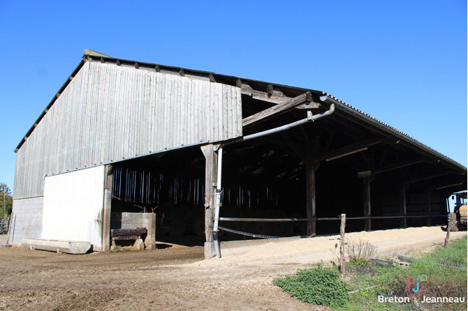 Fermette sur 1ha 93 à Saint Pierre des Landes