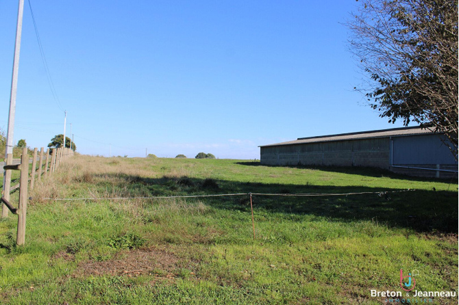 Fermette sur 1ha 93 à Saint Pierre des Landes