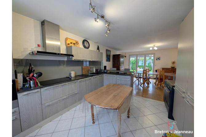 Pavillon sur sous-sol à Laval