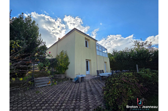 Maison à Montsûrs